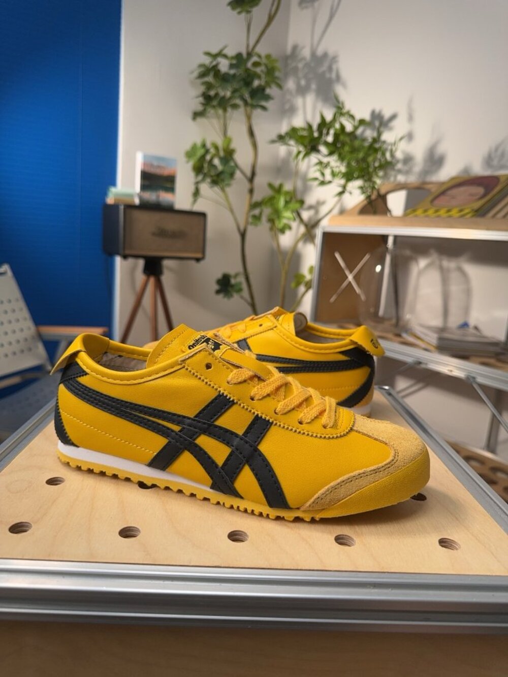 Onitsuka Tiger Mexico 66 Women’s Yellow Black Retro Sneakers